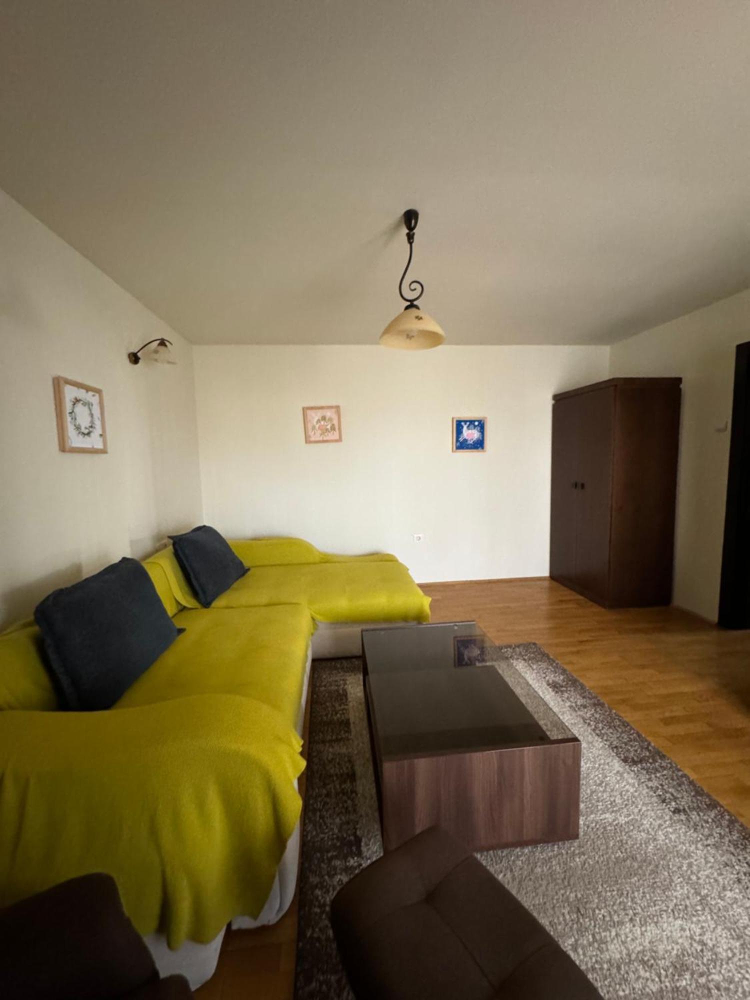 Cetatuia 4*