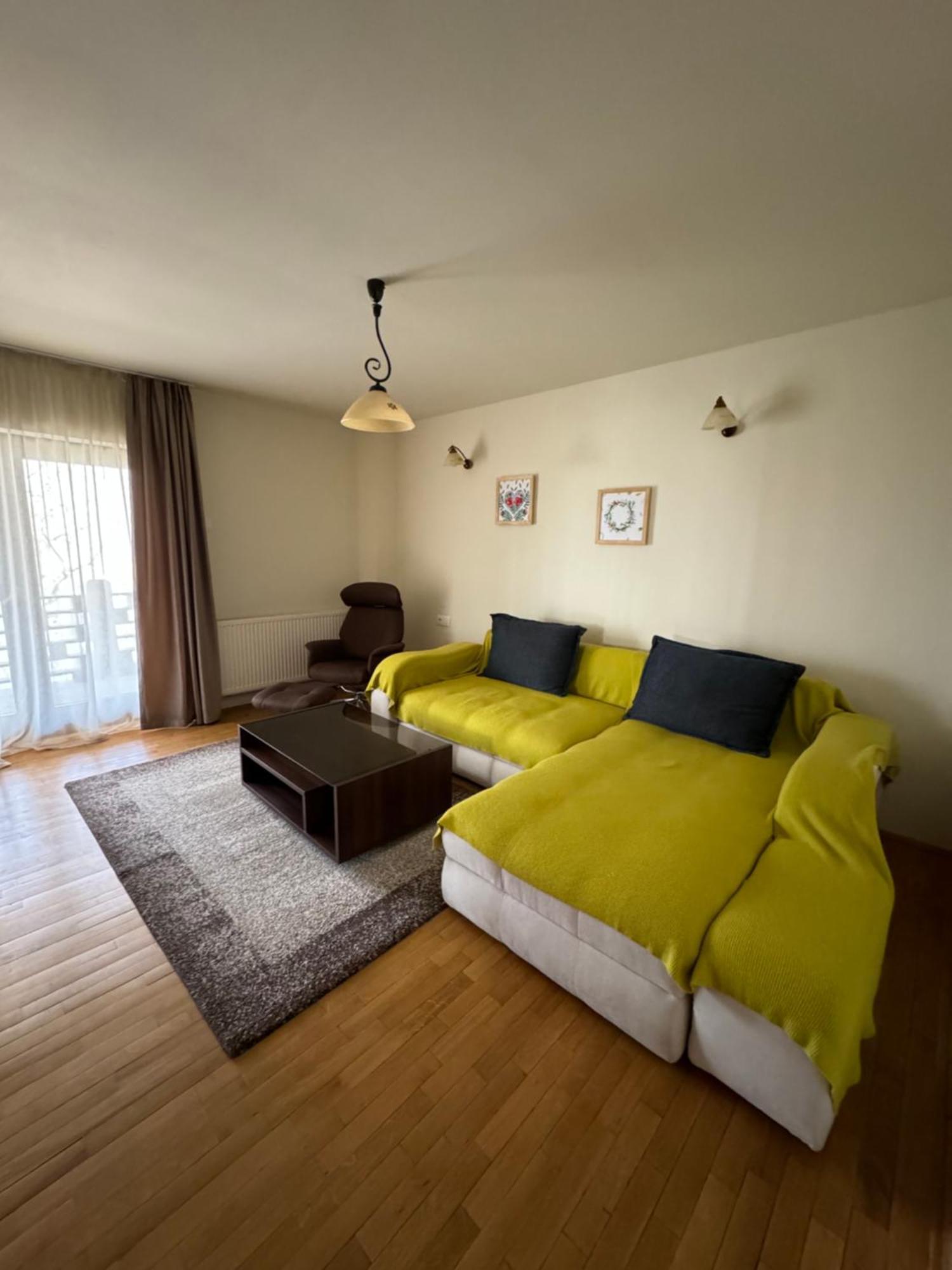 Cetatuia 4* מגורה
